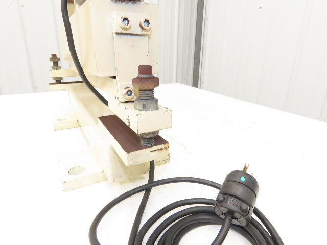 Hoosier Vibratory Linear Parts Feeder 33-1/2" Long 120V 1-1/4" W