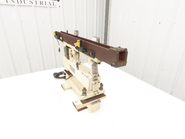 Hoosier Vibratory Linear Parts Feeder 33-1/2" Long 120V 1-1/4" W