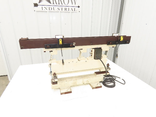 Hoosier Vibratory Linear Parts Feeder 33-1/2" Long 120V 1-1/4" W