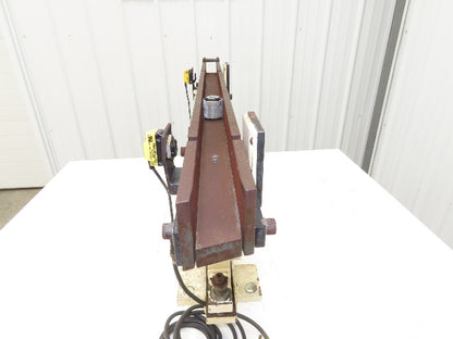 Hoosier Vibratory Linear Parts Feeder 33-1/2" Long 120V 1-1/4" W