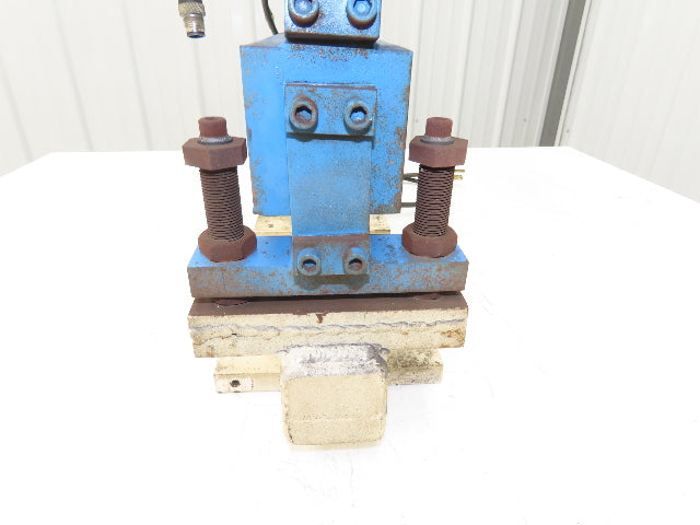 Vibratory Linear Parts Feeder 33-1/2" Long 120 Volt Coil 1-1/4" Wide Guild Rail