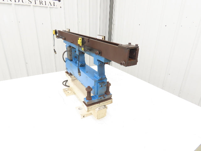 Vibratory Linear Parts Feeder 33-1/2" Long 120 Volt Coil 1-1/4" Wide Guild Rail