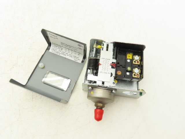 Johnson Controls P170AA-2C Pressure Control Switch 0-150 PSI 1/4" Flared