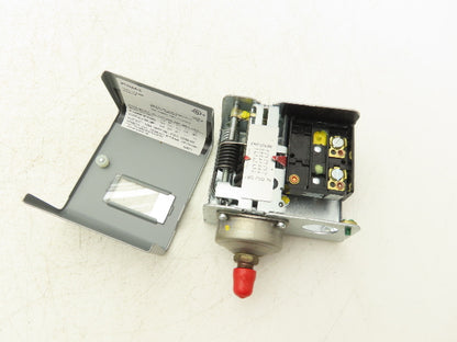 Johnson Controls P170AA-2C Pressure Control Switch 0-150 PSI 1/4" Flared