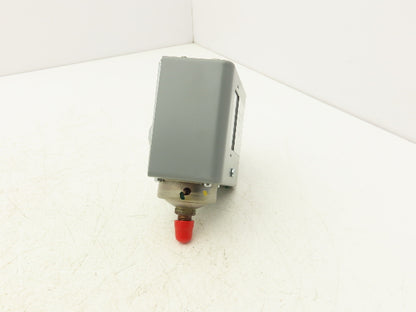 Johnson Controls P170AA-2C Pressure Control Switch 0-150 PSI 1/4" Flared