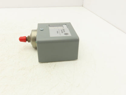 Johnson Controls P170AA-2C Pressure Control Switch 0-150 PSI 1/4" Flared