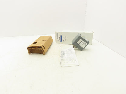 Johnson Controls P170AA-2C Pressure Control Switch 0-150 PSI 1/4" Flared