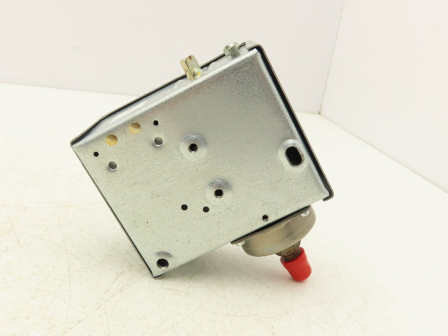 Johnson Controls P170AA-2C Pressure Control Switch 0-150 PSI 1/4" Flared