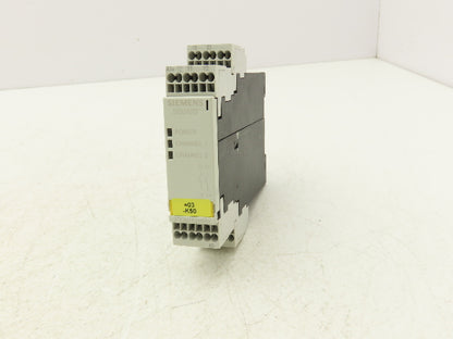 Siemens 3TK2824-2BB40 Digital Safety Relay Input Output Module 230V