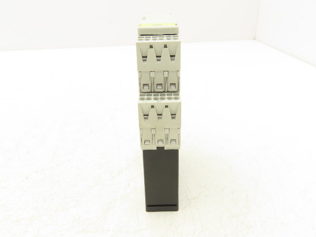 Siemens 3TK2824-2BB40 Digital Safety Relay Input Output Module 230V