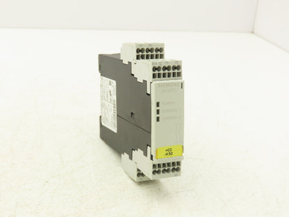 Siemens 3TK2824-2BB40 Digital Safety Relay Input Output Module 230V