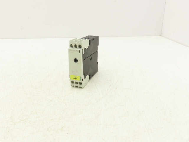 Siemens 3RP1574-1NQ30 Sirius Timing Relay 1 Delayed, 1 Instantaneous 24-230V