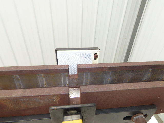 Hoosier Vibratory Linear Parts Feeder 35-1/4" Long 120V 1-1/4" W