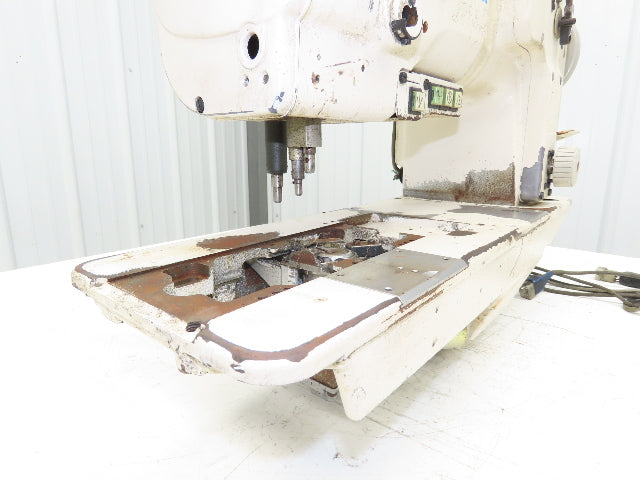 Juki LU-2260N-6 Industrial Sewing Machine Head 2 Needle Unison Feed READ