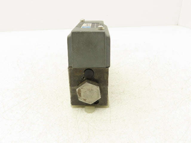 Brown & Sharp QJ-3-C-10A1 Double A D03 Hydraulic Valve 2-Position Spring Offset