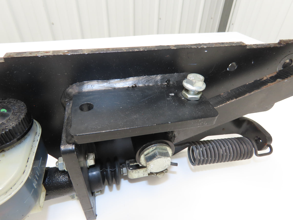 Yale ERC060VGN48TE088 Electric Forklift Brake Pedal Master Cylinder & Bracket