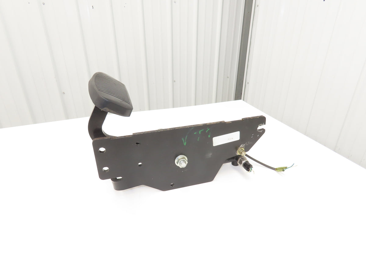 Yale ERC060VGN48TE088 Electric Forklift Brake Pedal Master Cylinder & Bracket