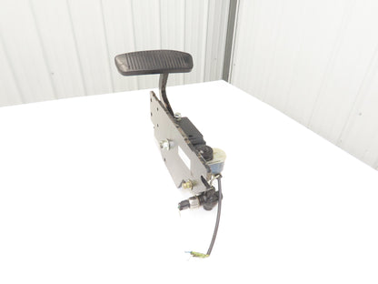 Yale ERC060VGN48TE088 Electric Forklift Brake Pedal Master Cylinder & Bracket