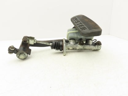 Hyster E60Z-33 Brake Pedal Master Cylinder Assembly