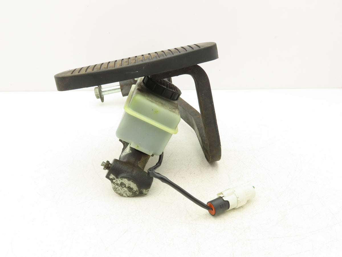Hyster E60Z-33 Brake Pedal Master Cylinder Assembly