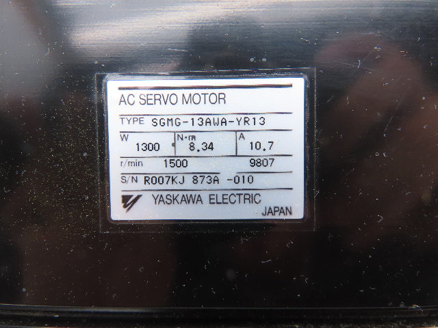 Yaskawa SGMG-13AWA-YR13 AC Servo Motor1300W 1500 RPM 10.7 A Encoder UTMAE-B12DA