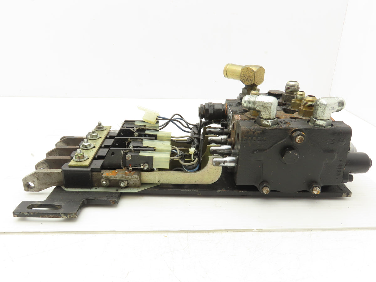 Husco 5000-C259 D Hydraulic 4-Spool Forklift Mast Control Valve Off E50Z-33