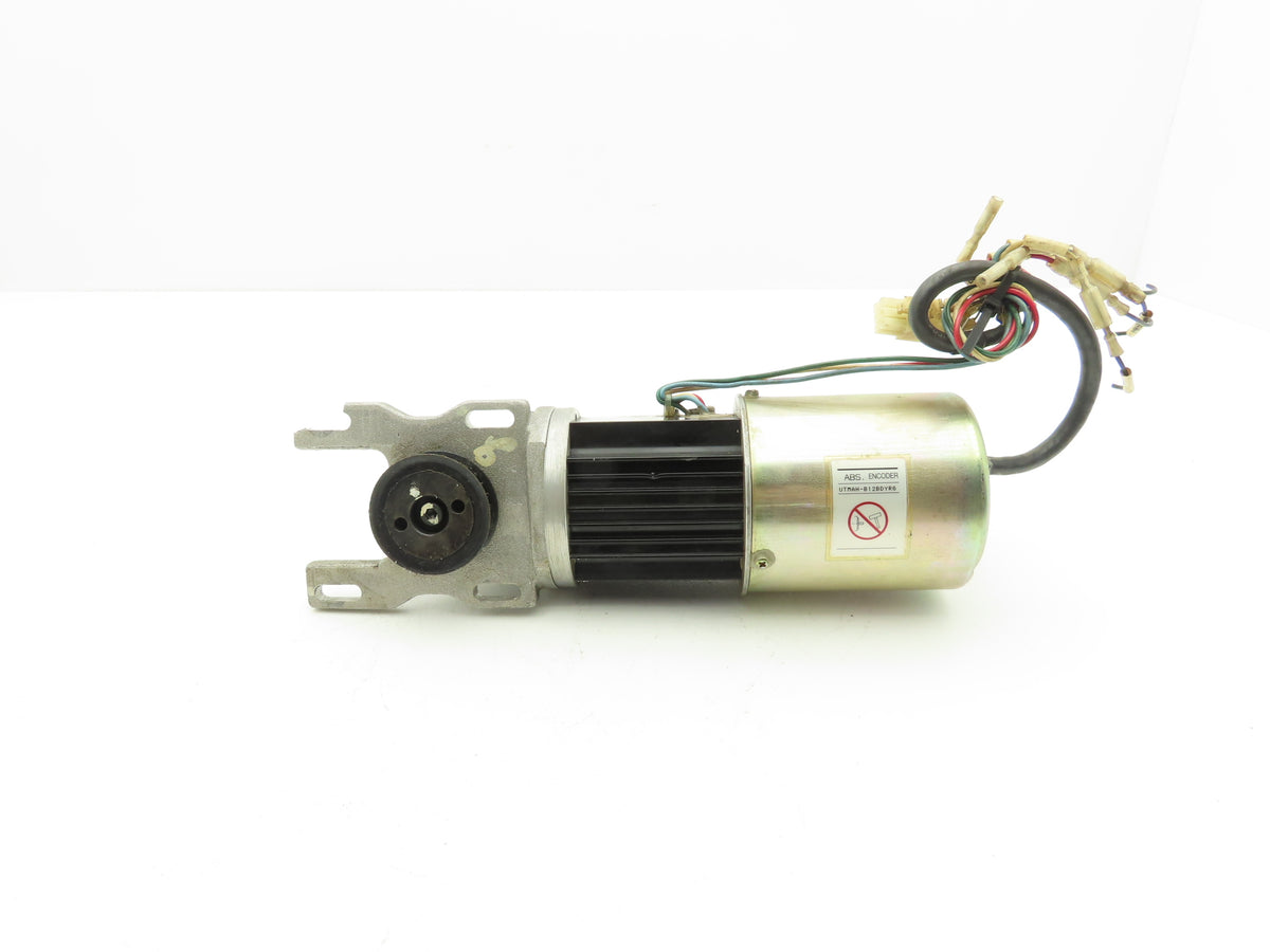 Yaskawa USAREM-01YRW11 AC Servo Motor 3000rpm 110W 1Amp w/Right Angle Drive