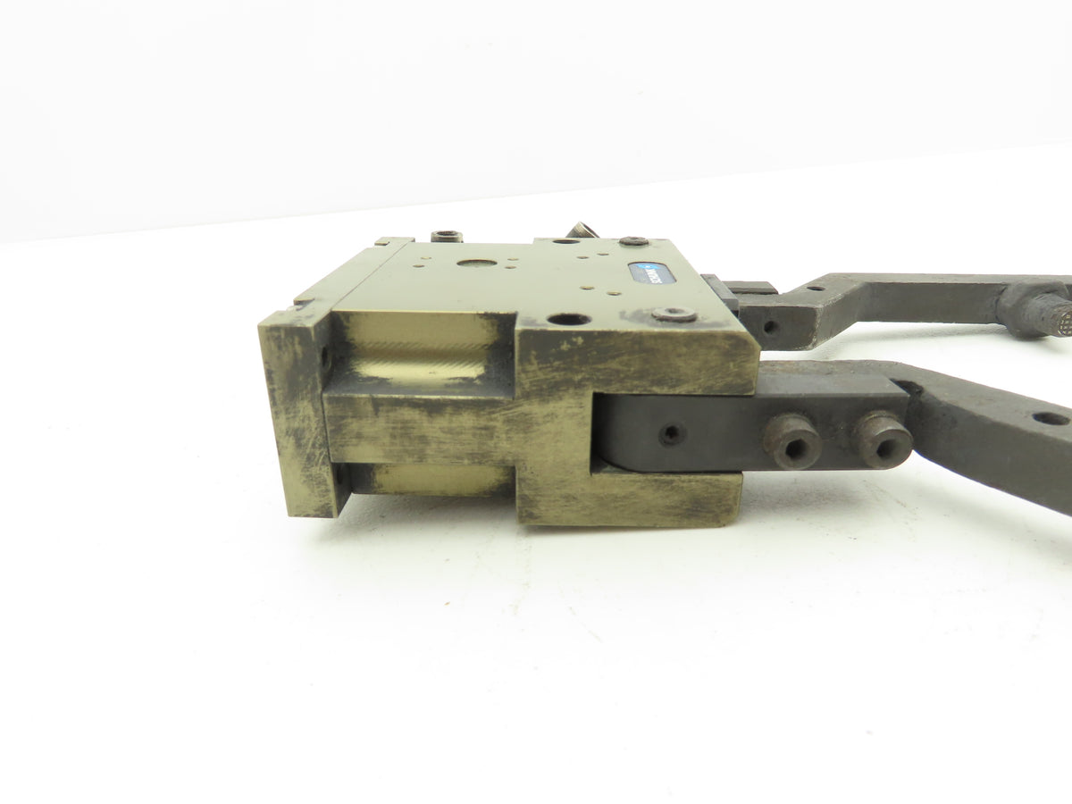 Schunk PWG 90-F 302632 Pneumatic Angular Gripper Mechanical Two Finger For Robot