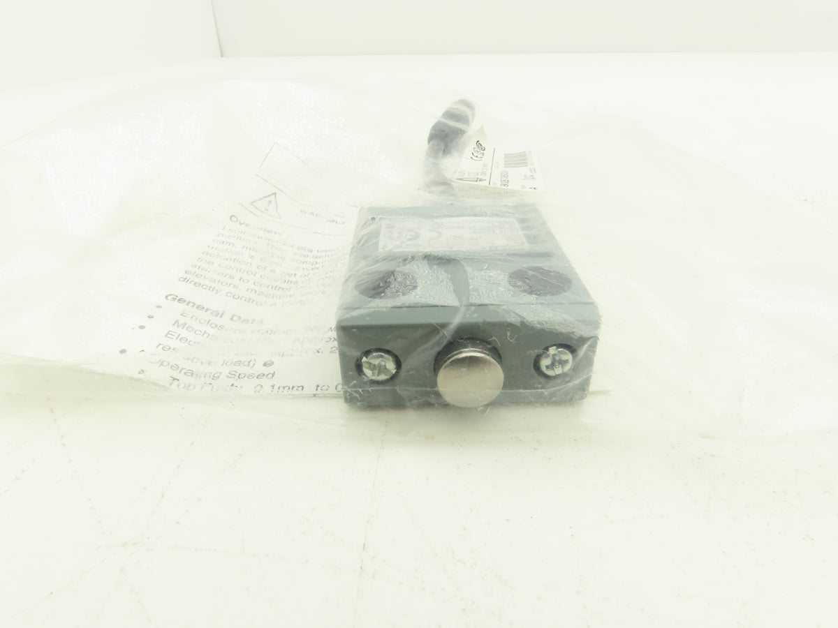 Allen Bradley 802B-CSABXSXD4 Compact Limit Switch Top Push 0.2mm Travel Lot of 2