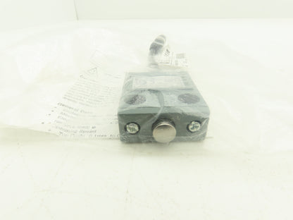 Allen Bradley 802B-CSABXSXD4 Compact Limit Switch Top Push 0.2mm Travel Lot of 2