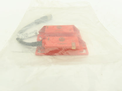 Allen Bradley 440N-Z21SS2J SensaGuard Interlock Switch 6" Lead 5 Pin Micro M12