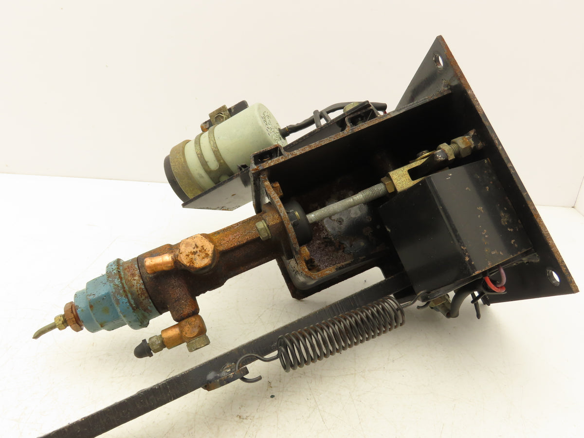 Toyota 5FBC15 Electric Forklift Brake Pedal Master Cylinder Assembly