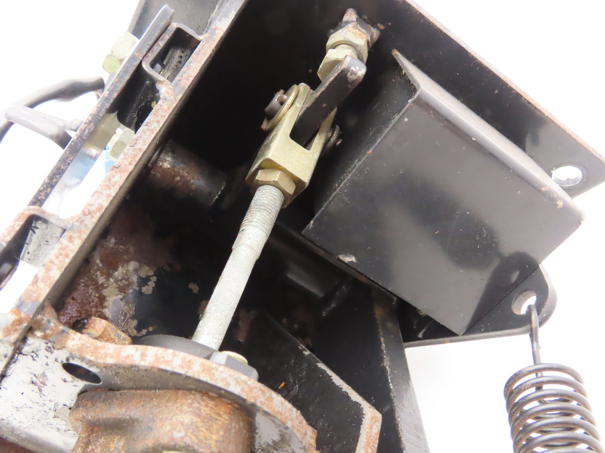 Toyota 5FBC15 Electric Forklift Brake Pedal Master Cylinder Assembly