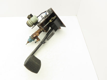 Toyota 5FBC15 Electric Forklift Brake Pedal Master Cylinder Assembly