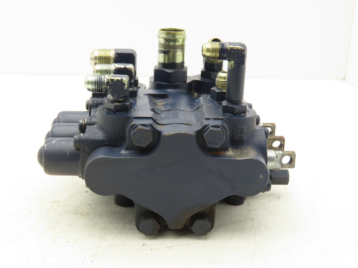 Toyota 67610-15270-71 Hydraulic 3-Spool Forklift Mast Control Valve Off 5FBC15