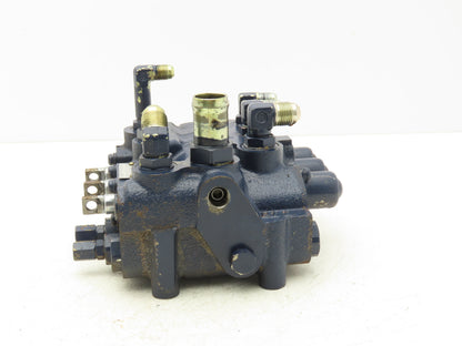 Toyota 67610-15270-71 Hydraulic 3-Spool Forklift Mast Control Valve Off 5FBC15