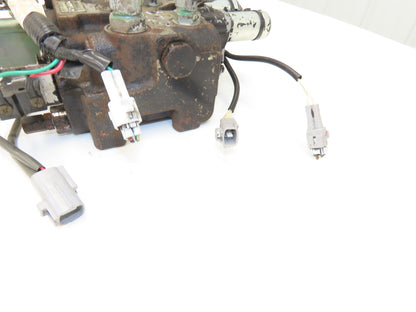 Toyota 67630-U2160-71 Hydraulic 4-Spool Forklift Mast Control Valve Off 7FBCU18