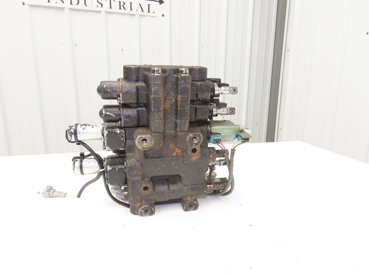 Toyota 67630-U2160-71 Hydraulic 4-Spool Forklift Mast Control Valve Off 7FBCU18