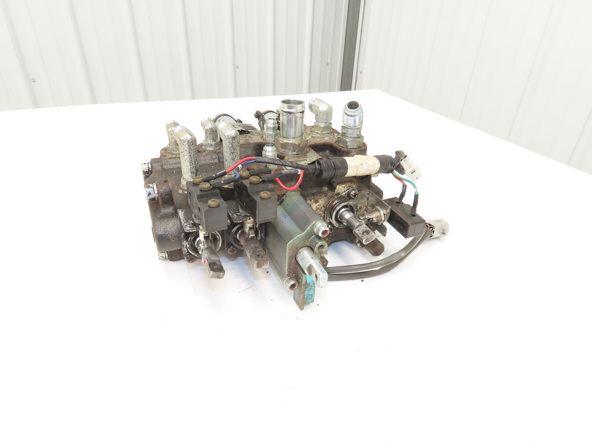 Toyota 67630-U2160-71 Hydraulic 4-Spool Forklift Mast Control Valve Off 7FBCU18