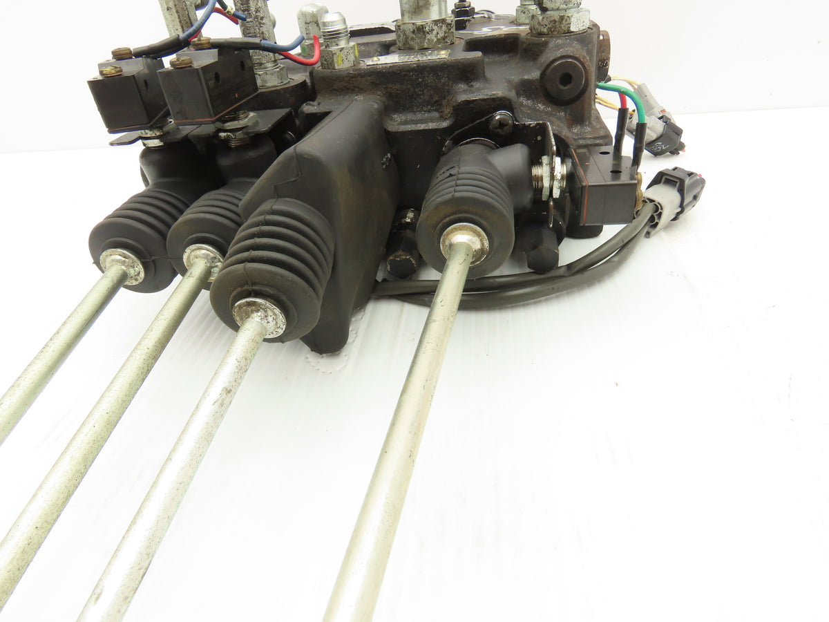 Toyota 67630-U2160-71 Hydraulic 4-Spool Forklift Mast Control Valve Off 7FBCU18