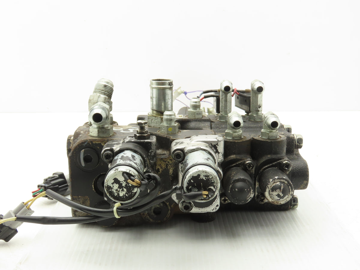 Toyota 67630-U2160-71 Hydraulic 4-Spool Forklift Mast Control Valve Off 7FBCU18