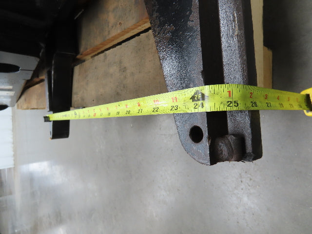 Yale 8500812 Forklift Mast 2 Stage 3 Lever 135.8" Lift 12000lb Class 4 READ