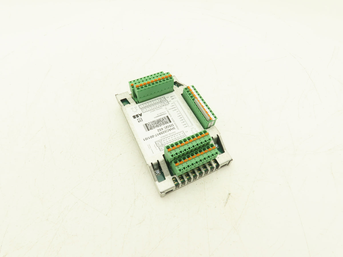 ABB DSQC652 3HAC025917-001 IRC5 Digital I/O Module 16 In/16 Out 24VDC DeviceNet