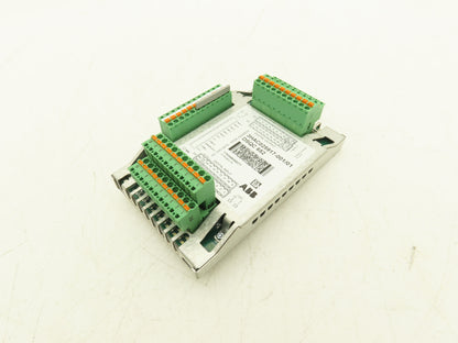 ABB DSQC652 3HAC025917-001 IRC5 Digital I/O Module 16 In/16 Out 24VDC DeviceNet