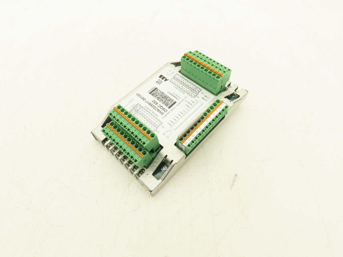 ABB DSQC652 3HAC025917-001 IRC5 Digital I/O Module 16 In/16 Out 24VDC DeviceNet