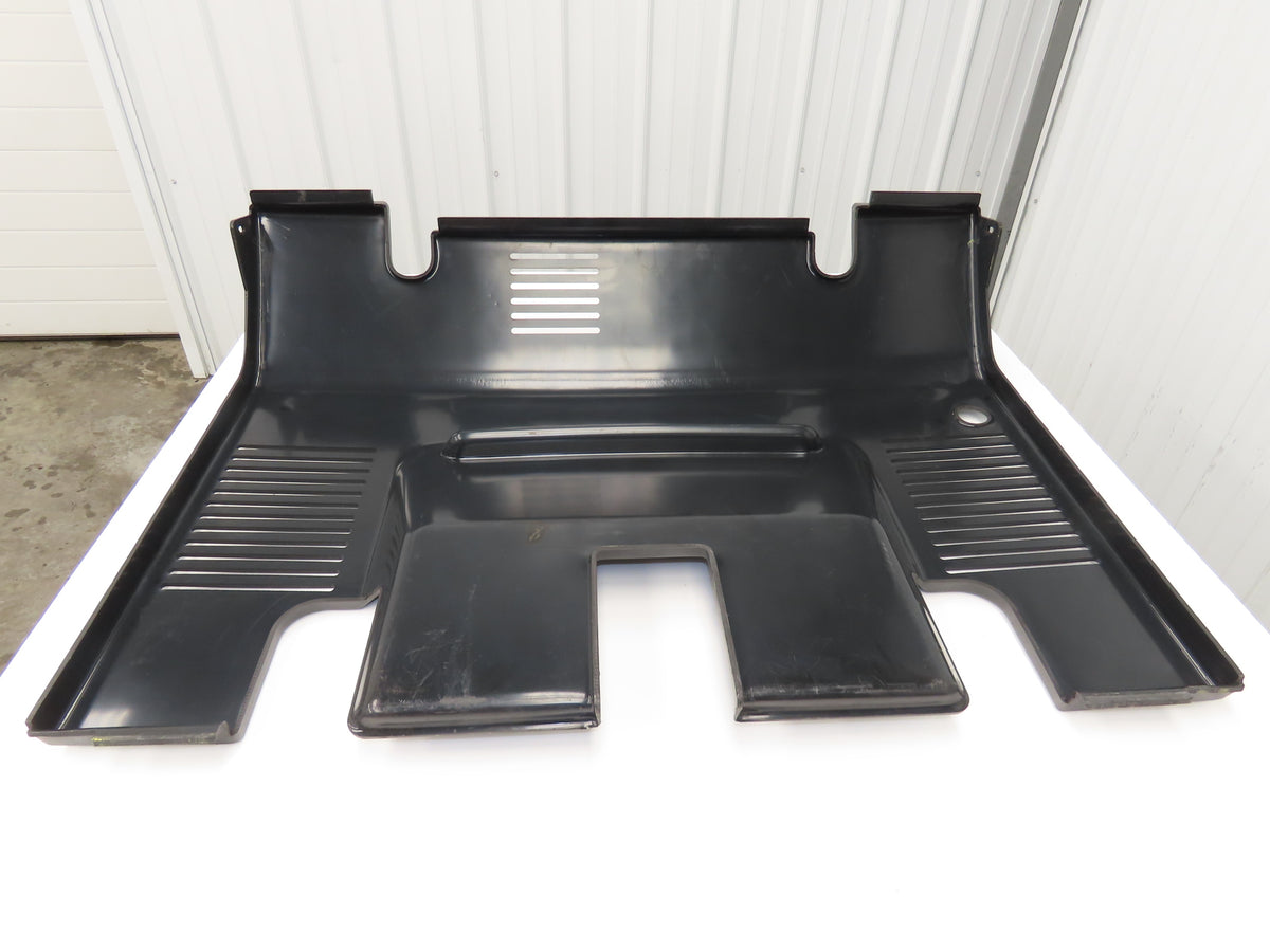 Hyster Hood Plastic Cover Removed From E40HSD Stand On Forklift