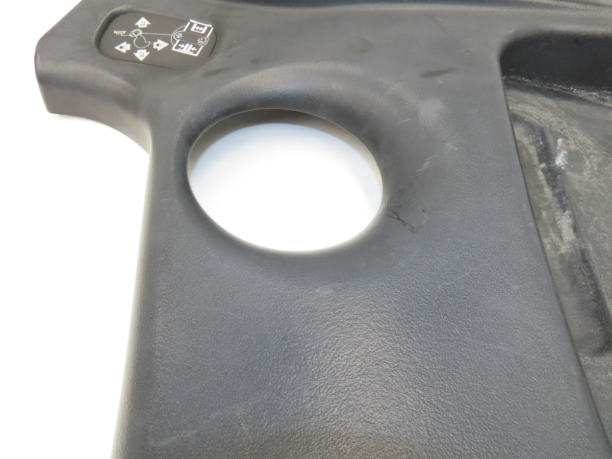 Hyster Operator Center Plastic Cover Removed From E40HSD Forklift