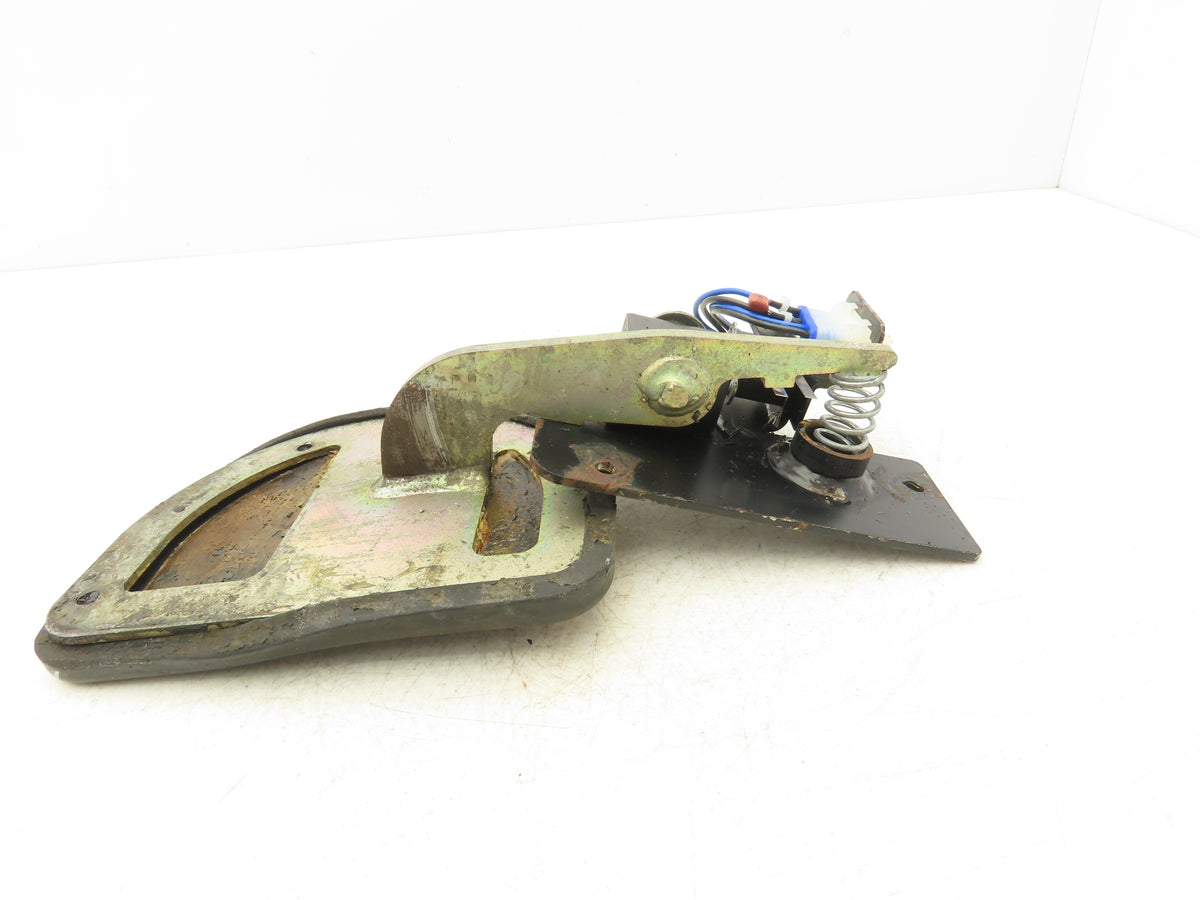 Hyster Brake Pedal Assembly Removed From E40HSD Electric Stand Up Forklift