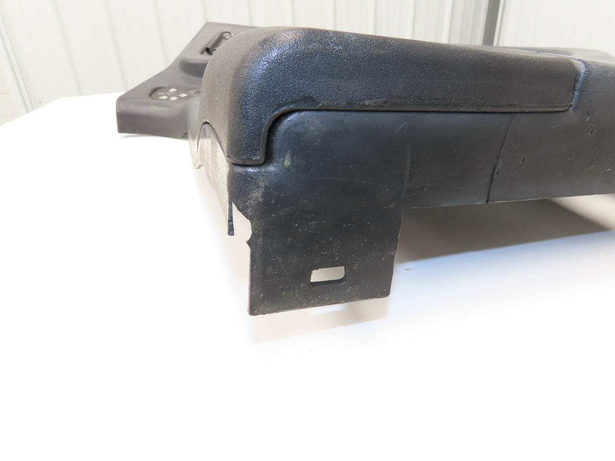 Hyster Operator Center Plastic Cover Removed From E40HSD Forklift