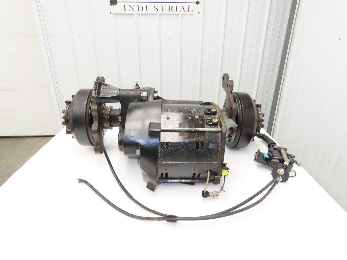 Toyota 7FBCU18 Electric Forklift Motor Drive Front Axle 8 Lug Off 7FBCU18